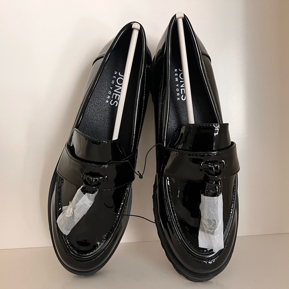 🎉LAST PIECE 🎉JONES NEW YORK Lug Sole Loafers - Picture 4 of 5
